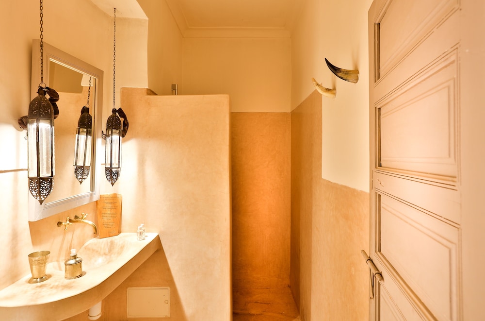 Standard Room, 1 Bedroom, Non Smoking - Photo 10