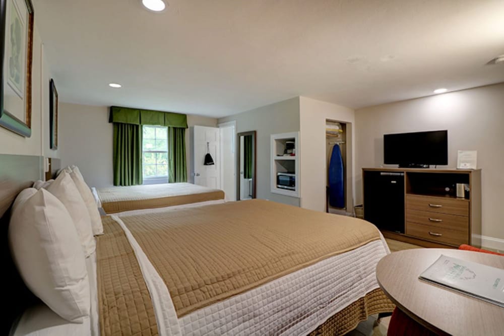 Room, 2 Double Beds photo 2