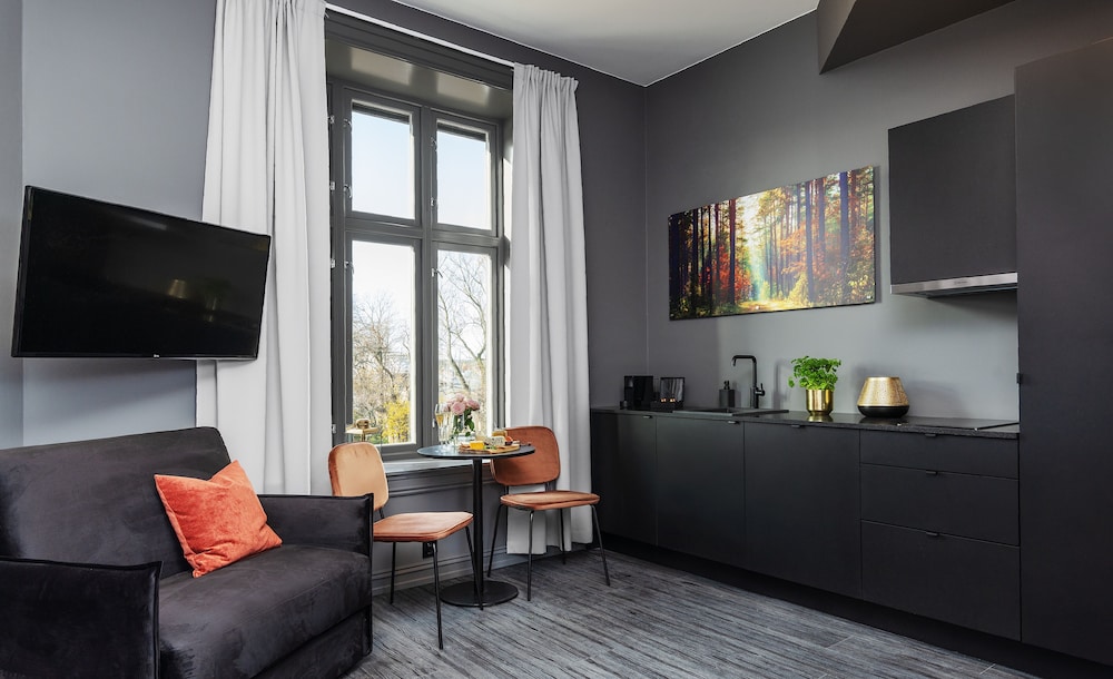 Double Room with Kitchen thumbnail 6