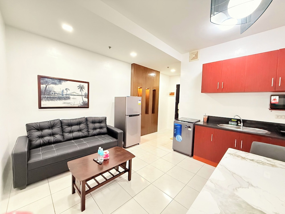 City Condo, 1 Queen Bed, City View
