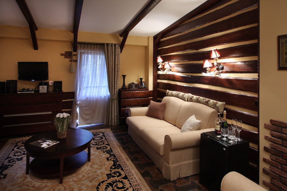 1 Suite Rancho photo 2
