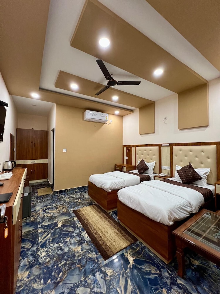 Deluxe Room - Photo 7