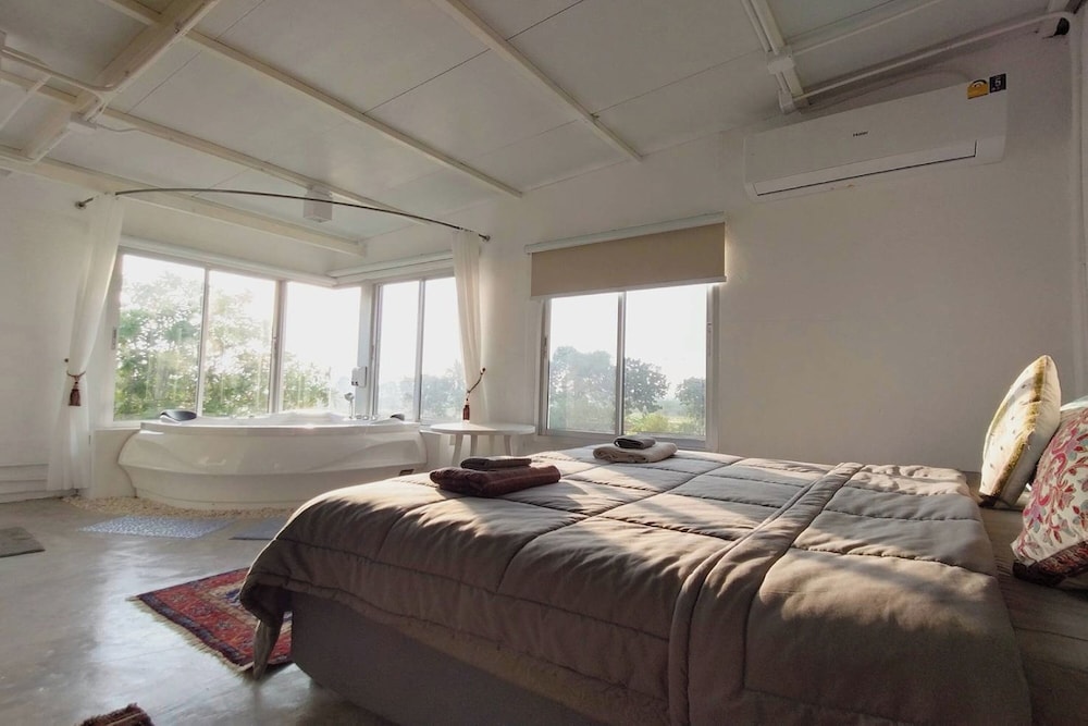Penthouse - Photo 1