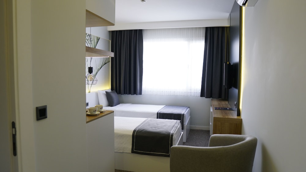 Standard Twin Room, City View photo 2