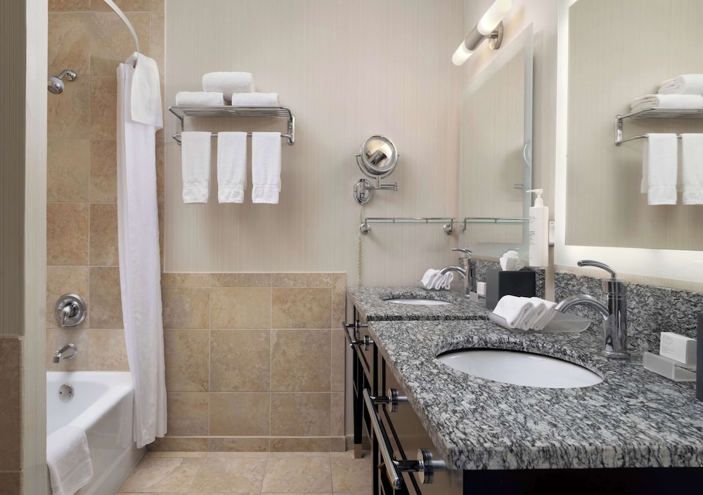 Premium Suite, 1 Bedroom, Non Smoking thumbnail 5
