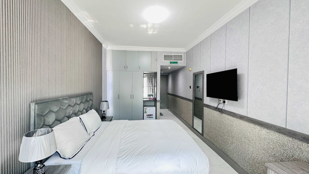 Deluxe Double Room, 1 King Bed photo 2