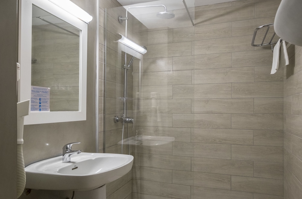 Double or Twin Room, Balcony, Sea View - Photo 13