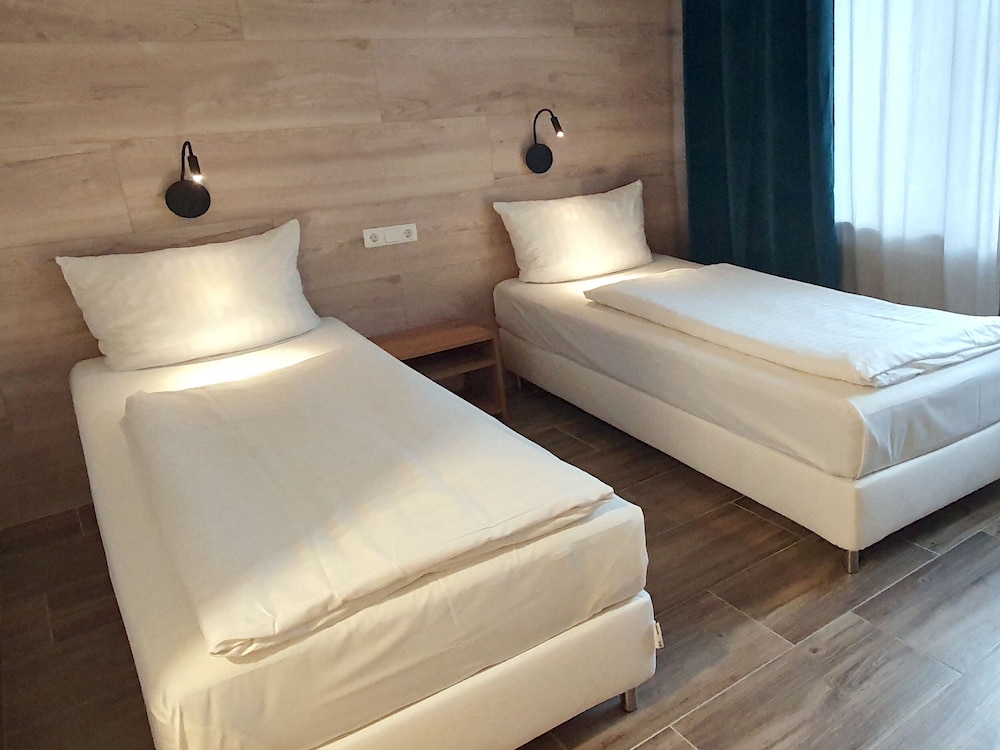 Double Room - Photo 12