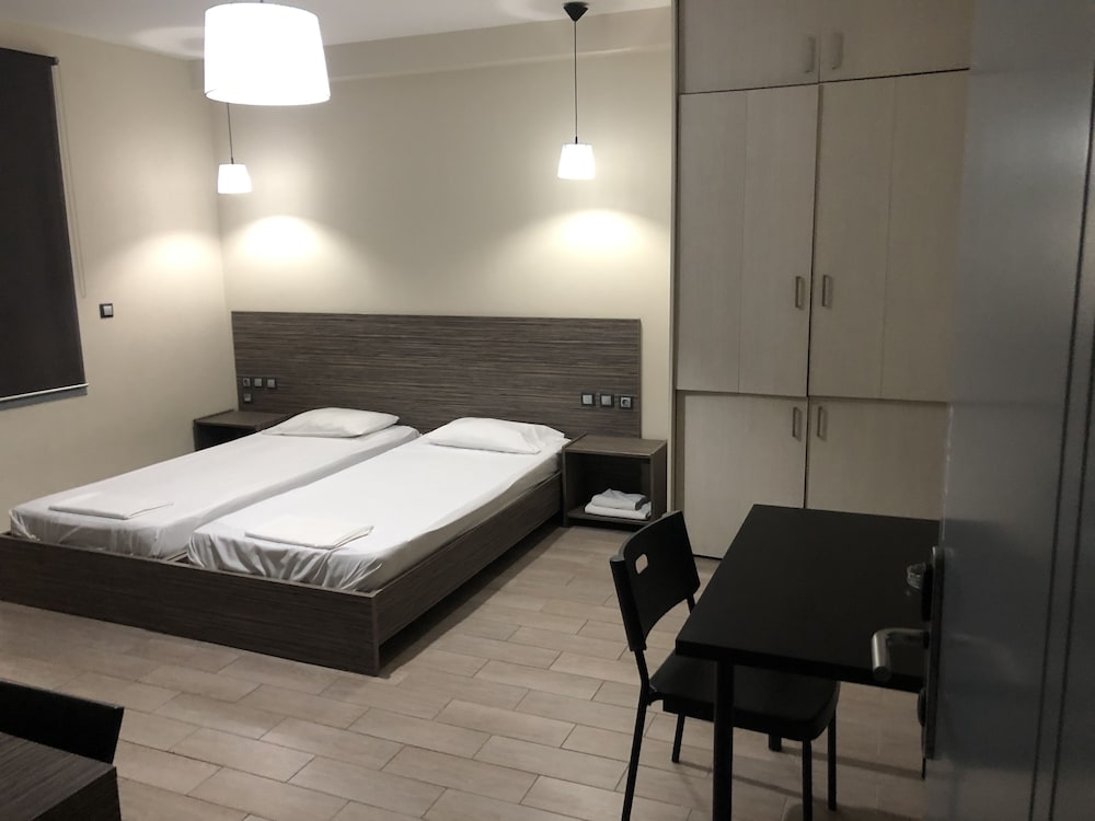 Family Studio, 2 Twin Beds, Kitchenette photo 3