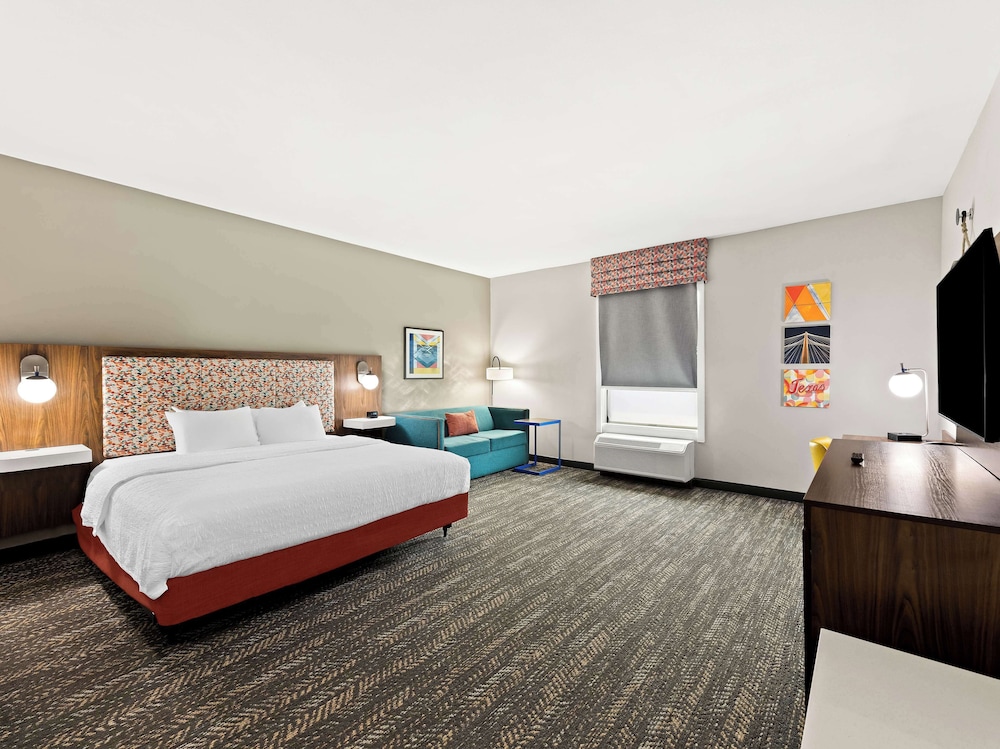Suite, 1 King Bed, Accessible, Refrigerator & Microwave (Hearing) - Photo 1