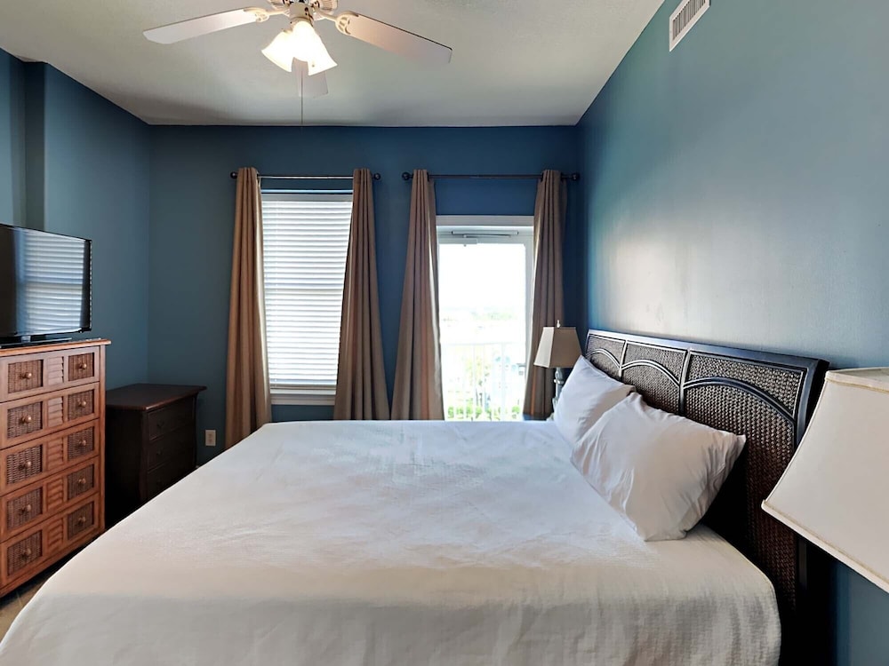 Condo, Multiple Beds, Balcony, Ocean View (#512 - No Pets) photo 3