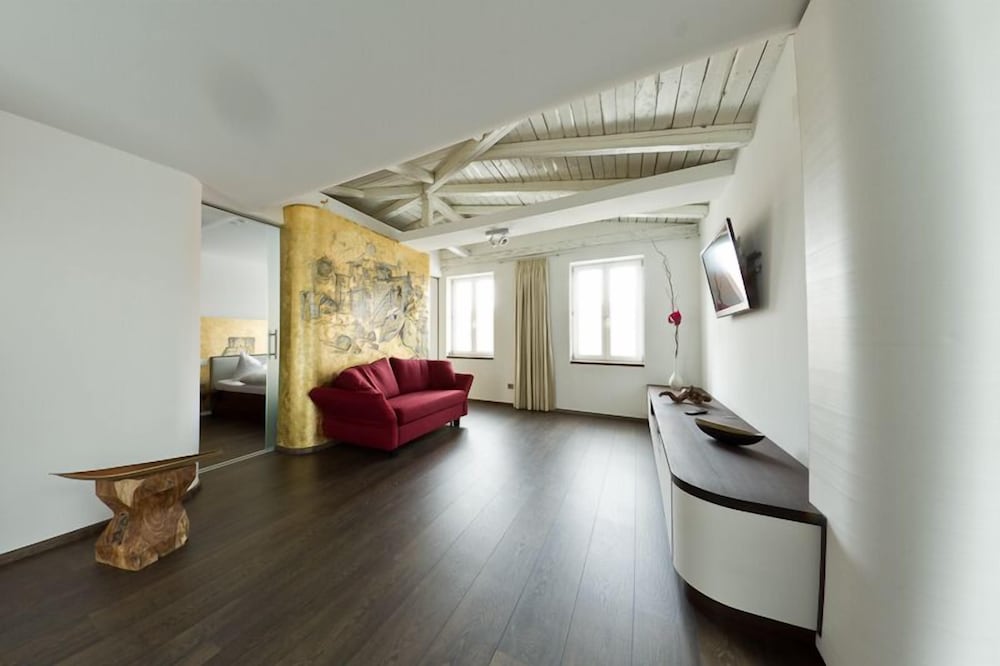 Apartment photo 3