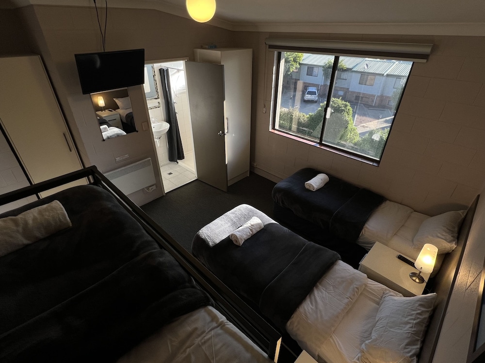 6 People Room photo 3