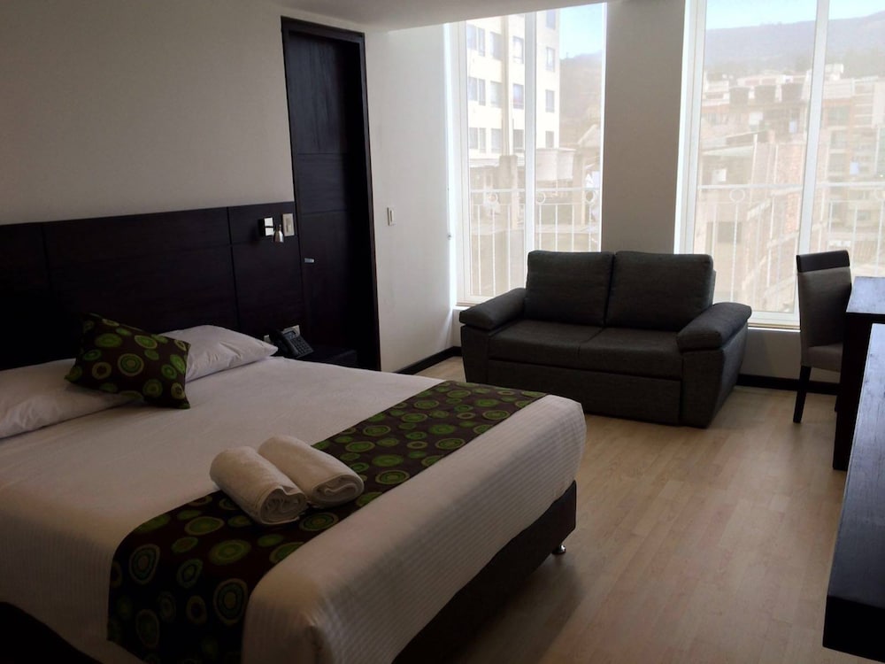 Standard Room, 1 King Bed photo 2