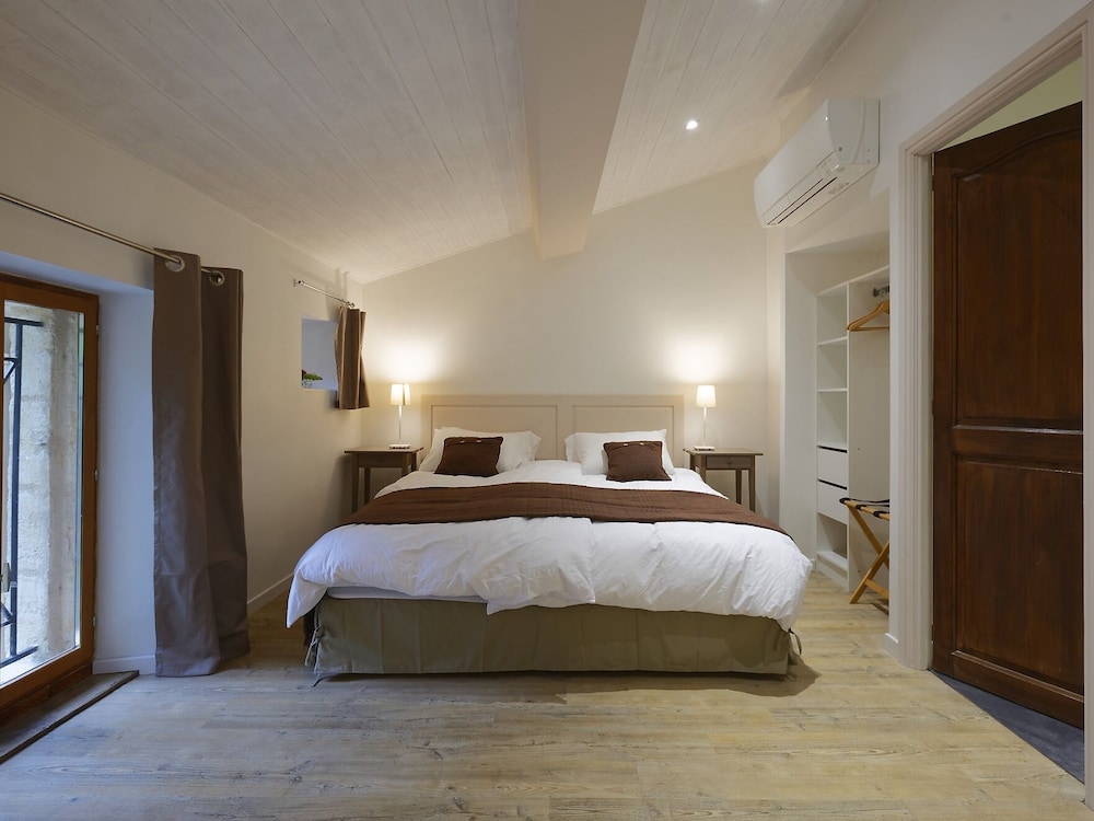 Standard Double Room, Private Bathroom (Estuaire)