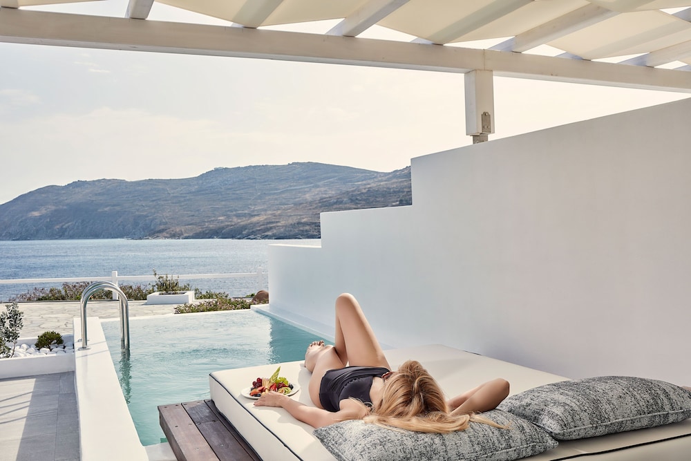 Signature Suite, 1 Queen Bed, Private Pool, Sea View - Photo 3