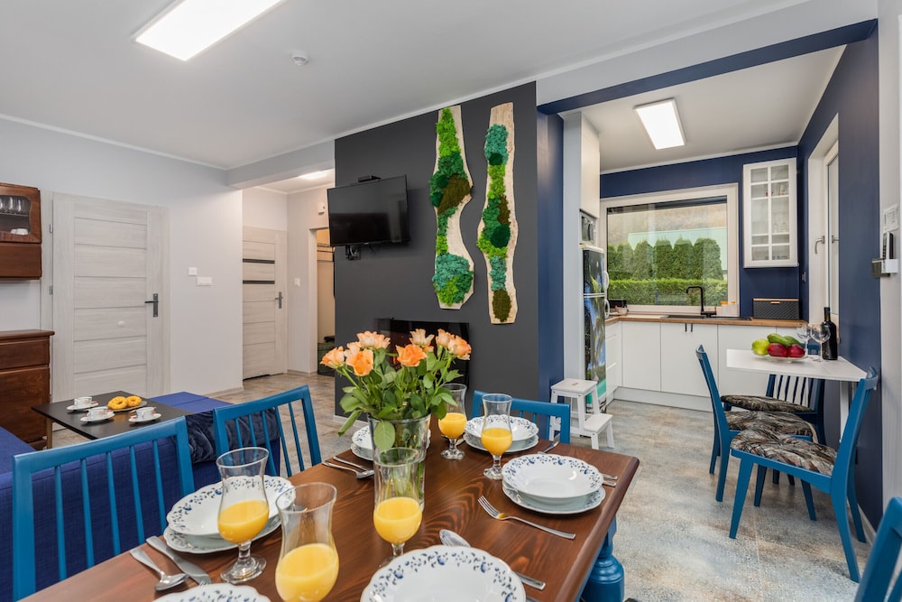House, 3 Bedrooms, Terrace, Sea Facing photo 3