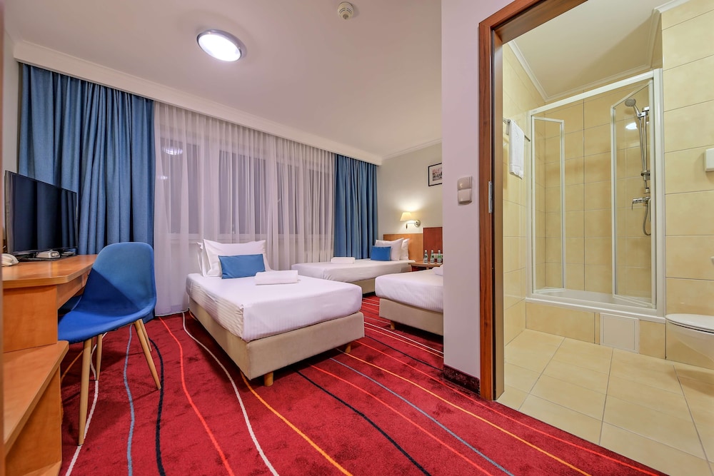 Luxury Room, 3 Twin Beds, Non Smoking - Photo 2