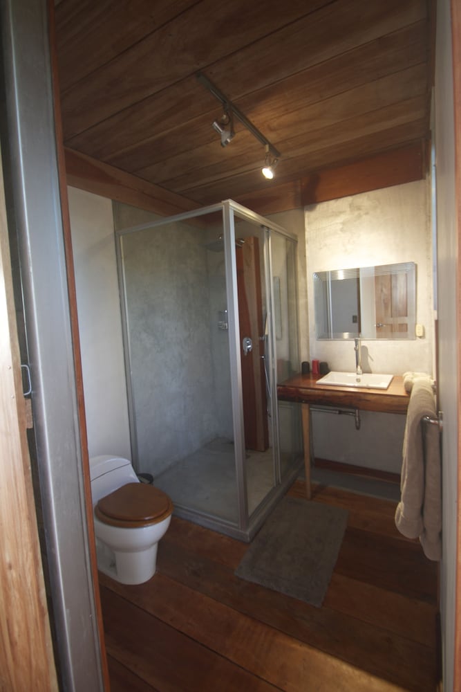 Double Room, 1 King Bed, Ocean View photo 2