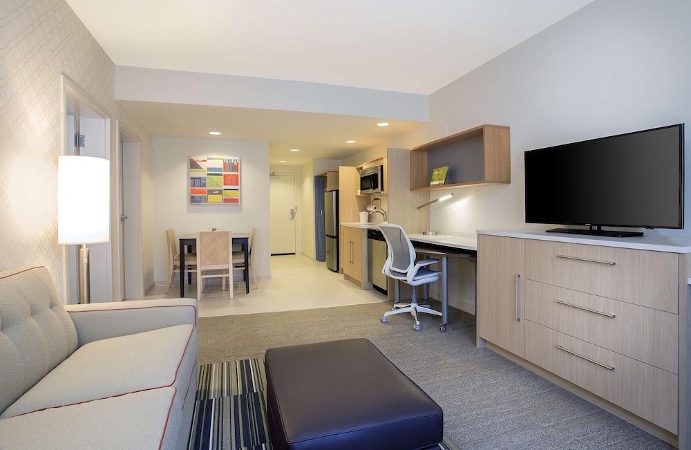 Suite, 1 King Bed, Accessible (Roll-In Shower, Mobility & Hearing) photo 1