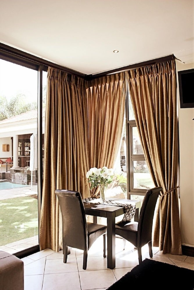 Royal En-suite 7 photo 3