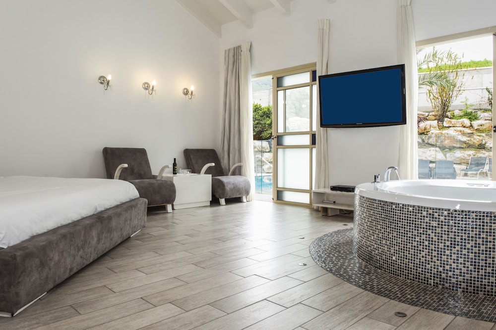 Luxury Cabin, 1 King Bed, Pool View photo 1