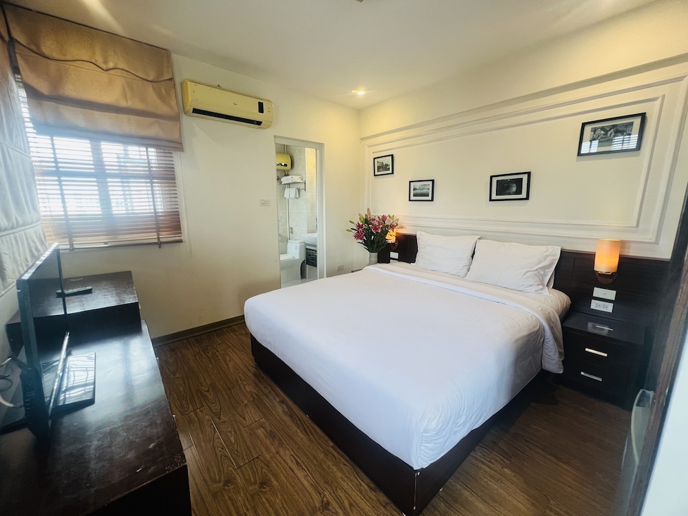 Deluxe Double Room, City View