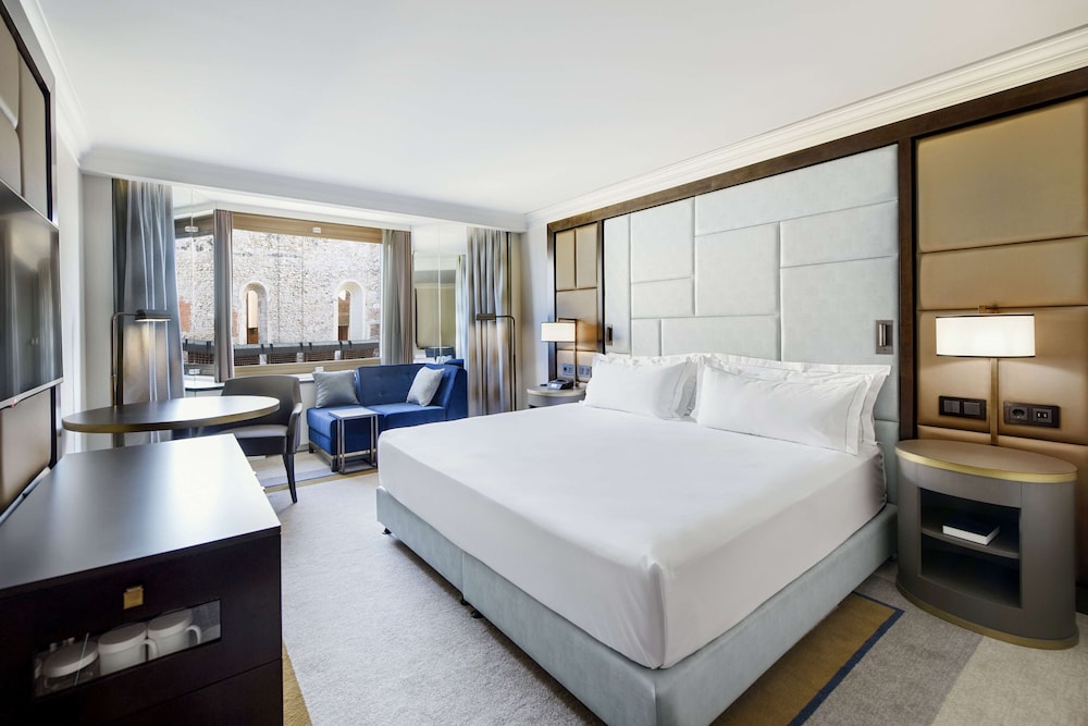 Room, 1 King Bed, Non Smoking - Photo 3