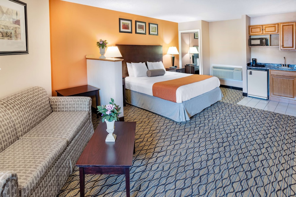 Studio Suite, 1 King Bed, Non Smoking - Photo 1