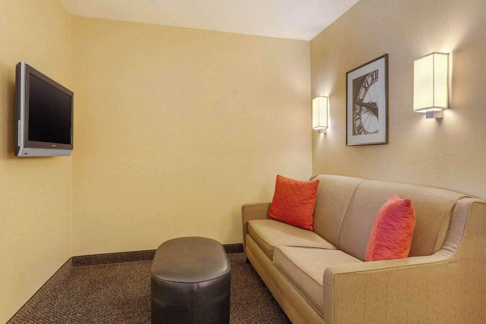Suite, Non Smoking - Photo 6