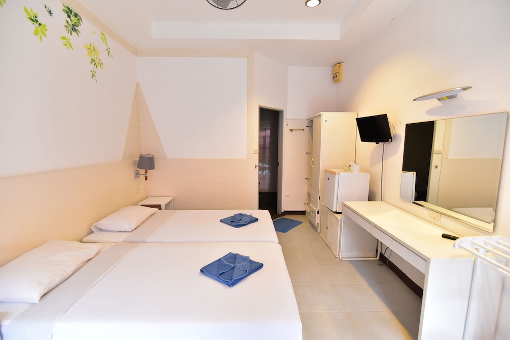 Standard Room - Photo 9
