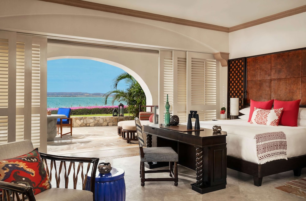 Junior Suite, Oceanfront (plunge Pool)