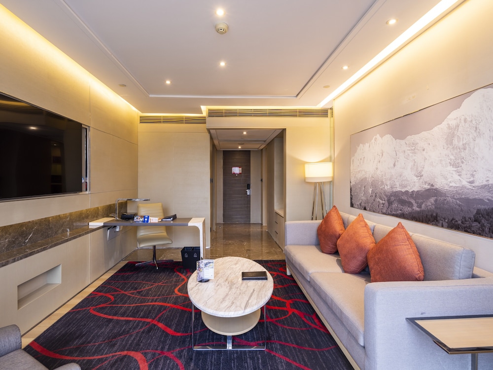 Suite, Multiple Beds