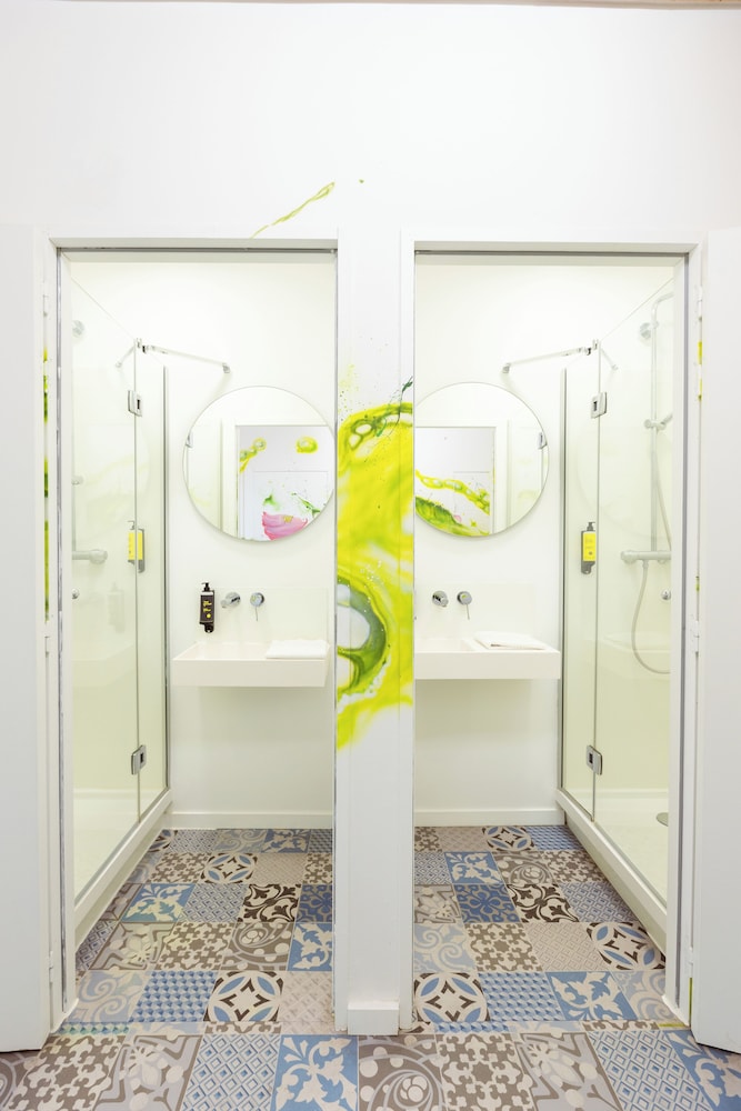 Design Private Deluxe Bedroom for 8 people with a Bathroom photo 2