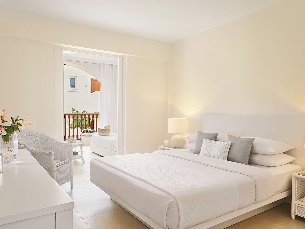 Casa Marina Junior Family Room Garden View