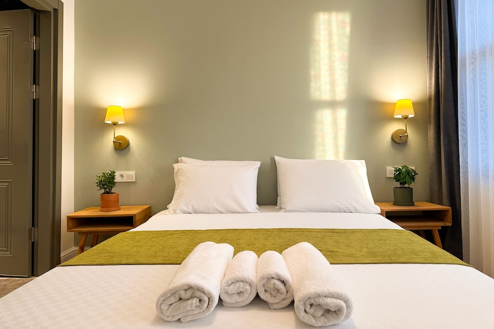 Deluxe Double Room, Private Bathroom photo 2