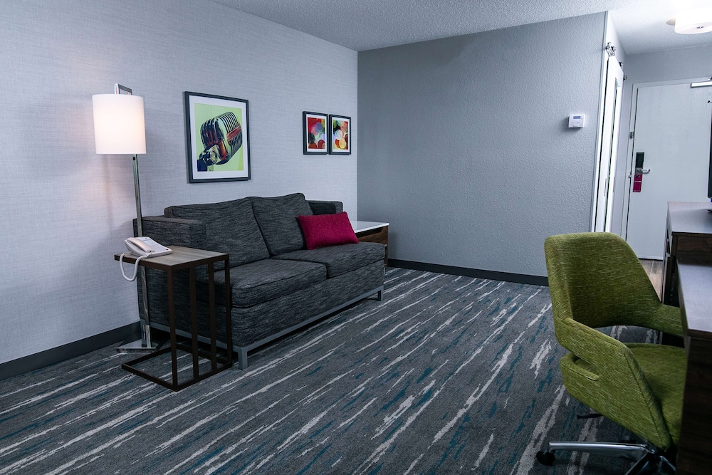 Suite, 1 King Bed, Non Smoking - Photo 6
