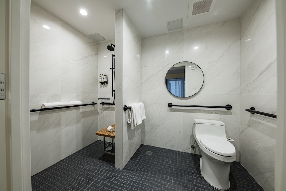 Junior Suite thumbnail 5