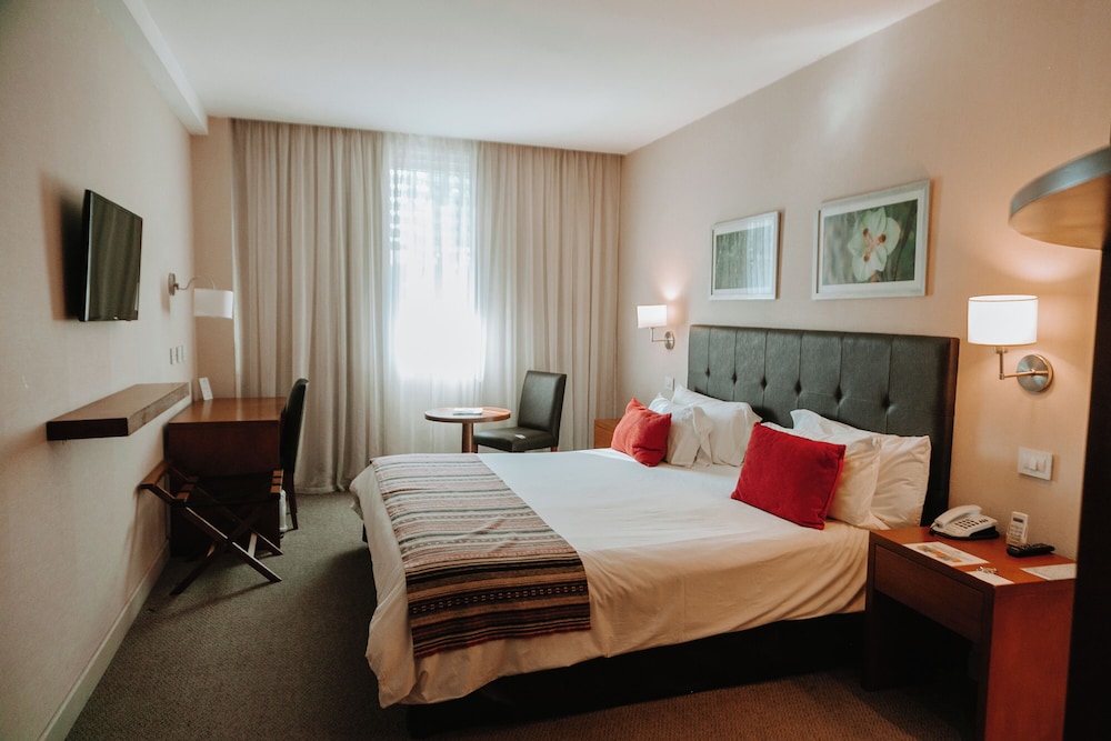 Room, 1 King Bed, Non Smoking photo 3
