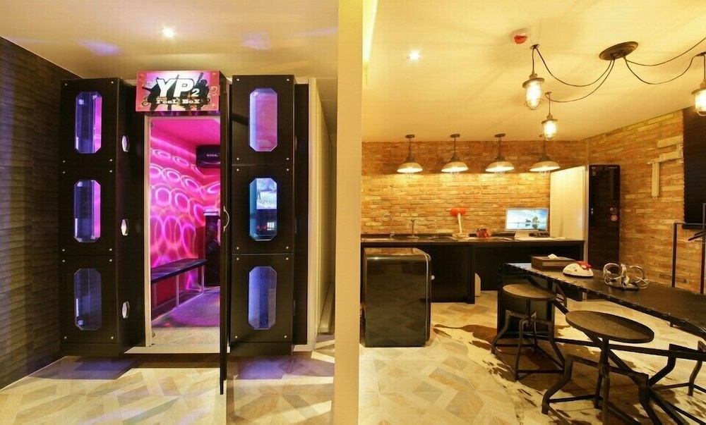 Suite (Karaoke) photo 3