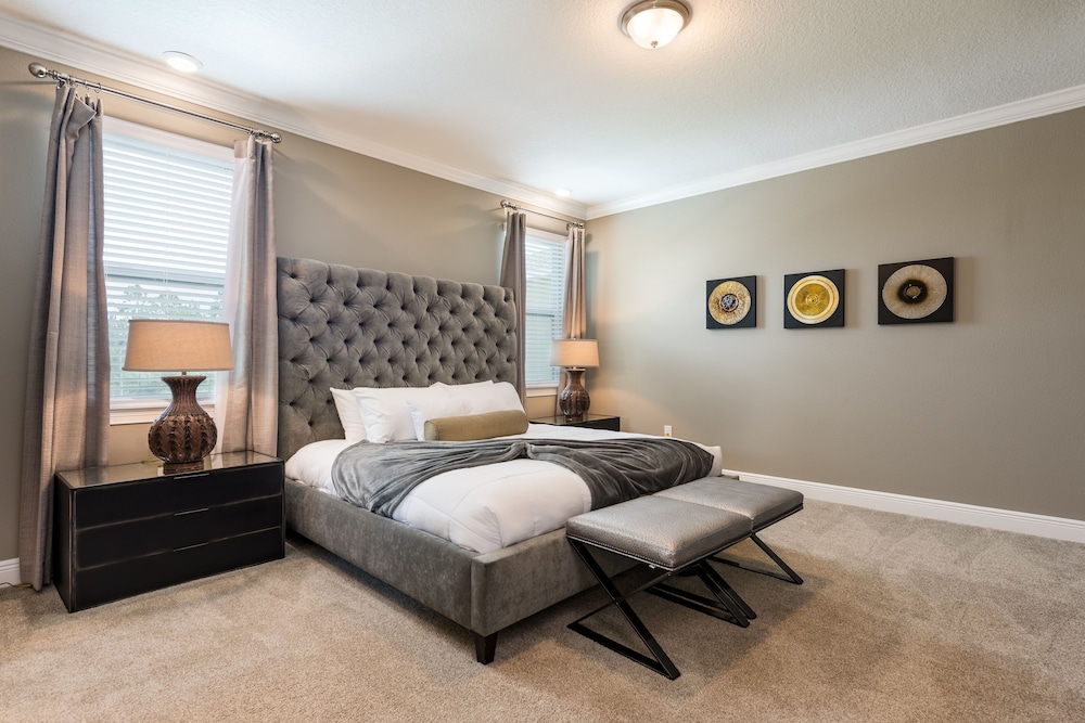 5 Bedroom Home Elite Westside, Private Pool