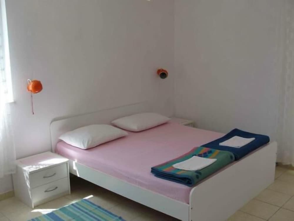 Apartment (Apartments Boguvila - Two-Bedroom Eco) photo 2