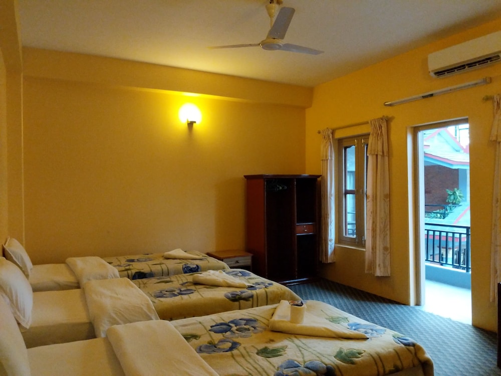 Deluxe Triple Room