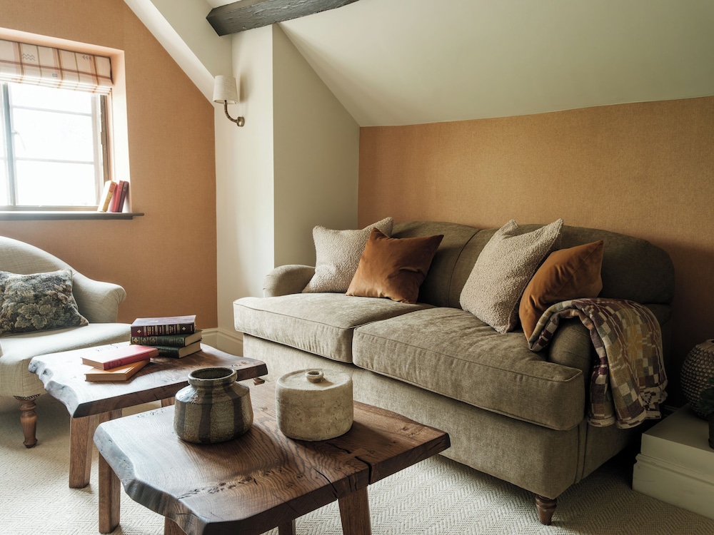 Signature Suite, 1 King Bed, Mountainside photo 3