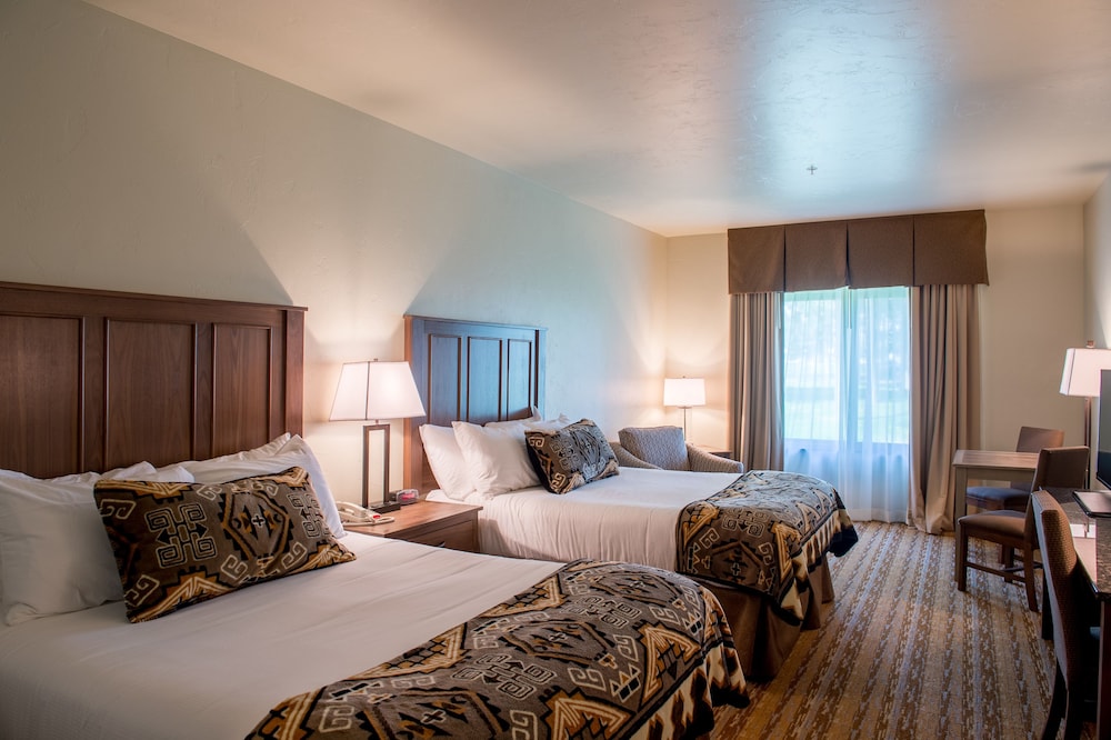Deluxe Room, 2 Queen Beds with 1 Sofa bed photo 1