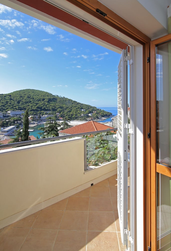 Standard Apartment, 2 Bedrooms, Balcony, Sea View