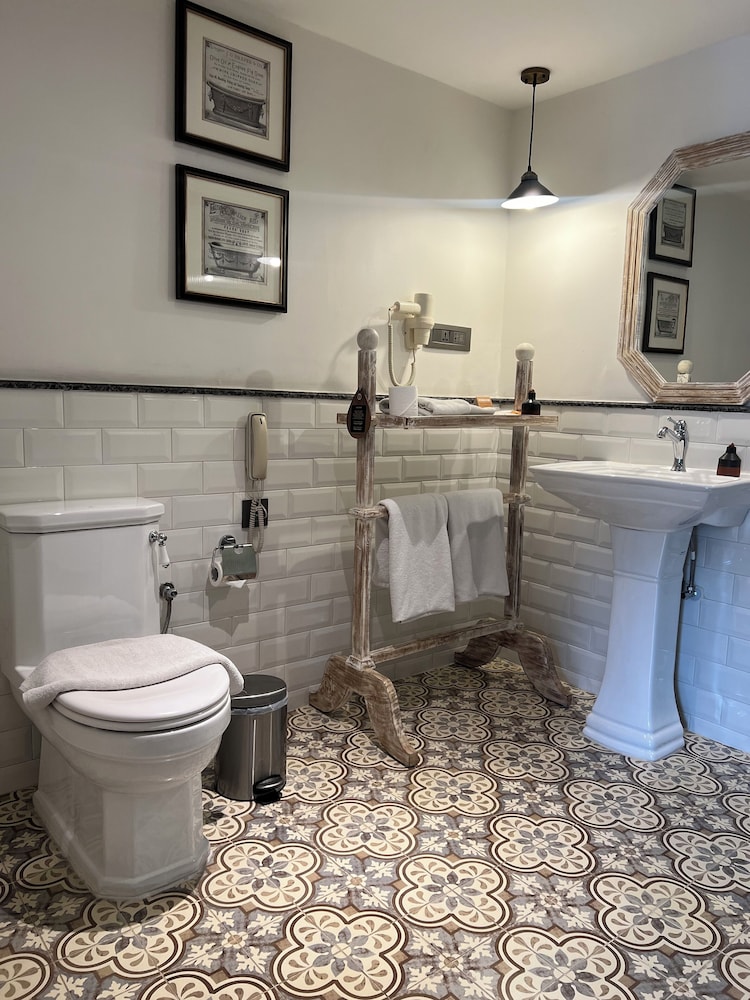Classic Double Room, 1 Bedroom - Photo 4