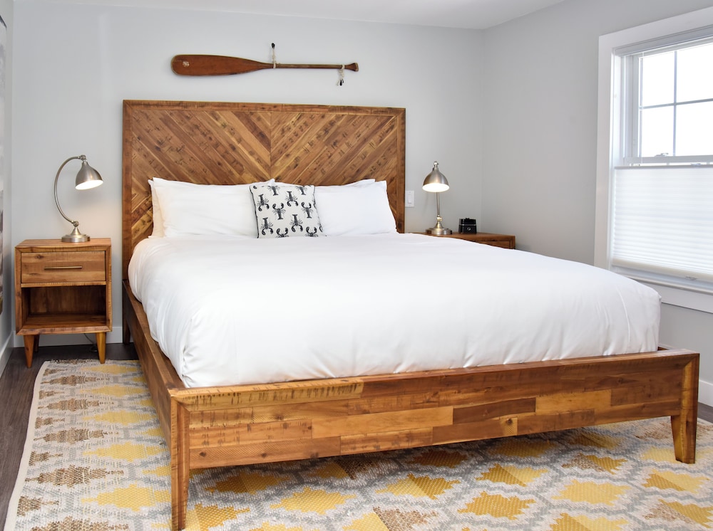 Topside Leeward Suite