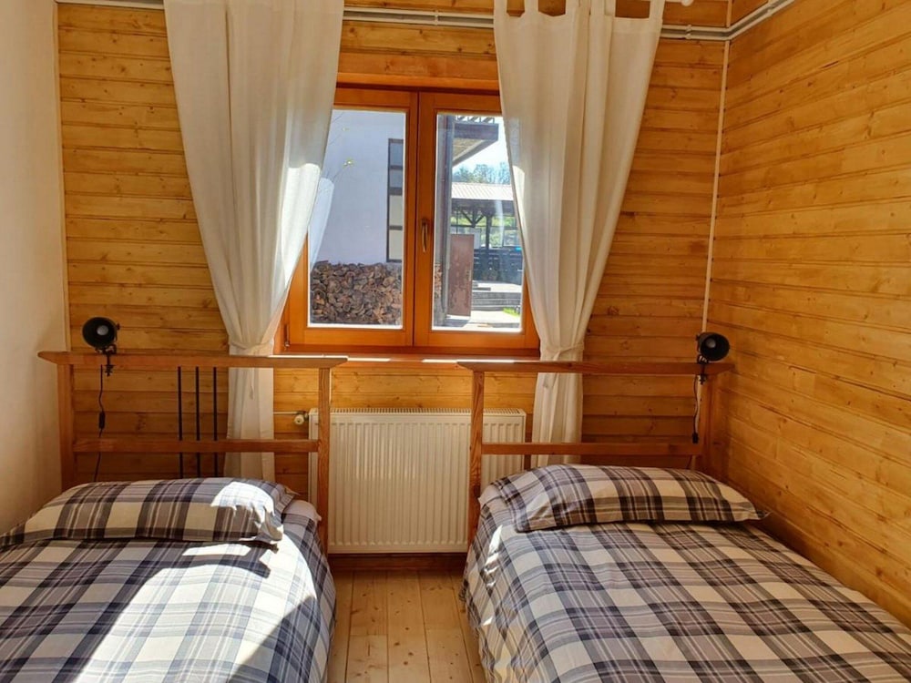 House (Two Bedroom Holiday Home With Private)