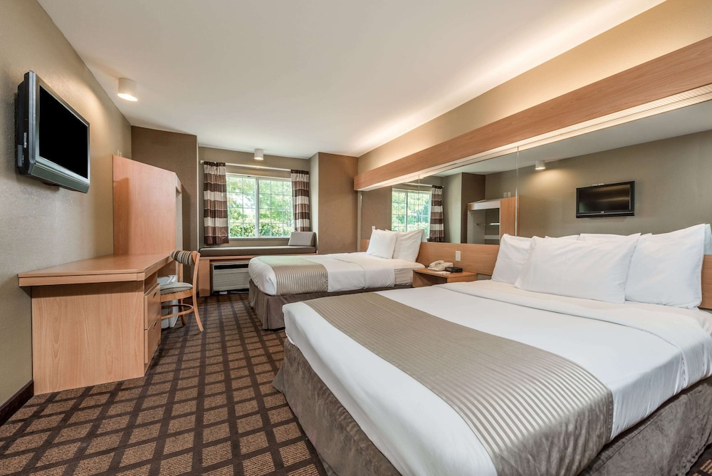 Room, Accessible photo 1
